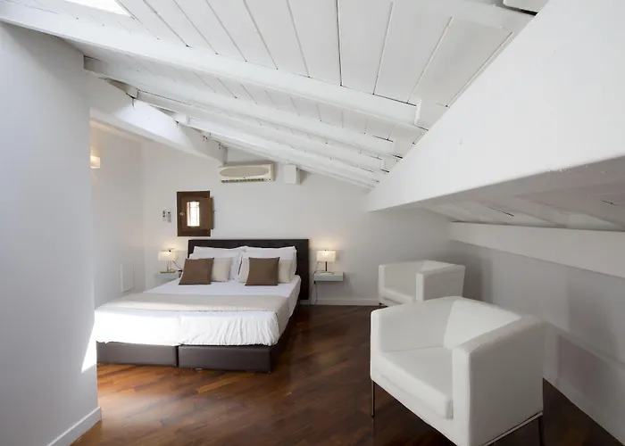 Affittacamere Relais Arco Della Pace 3*